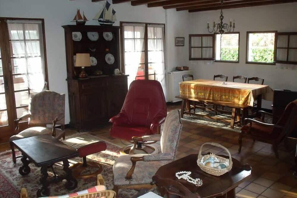 115m2 house with large garden near the beach St Brice in Arès, Arcachon region