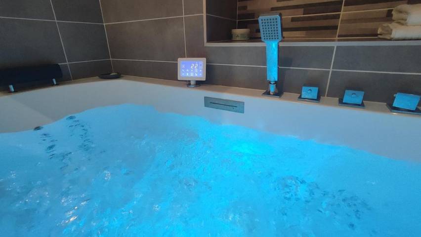 Chalet pour 14 personnes, avec jacuzzi ainsi que sauna et terrasse, animaux acceptés à Vaujany - 3