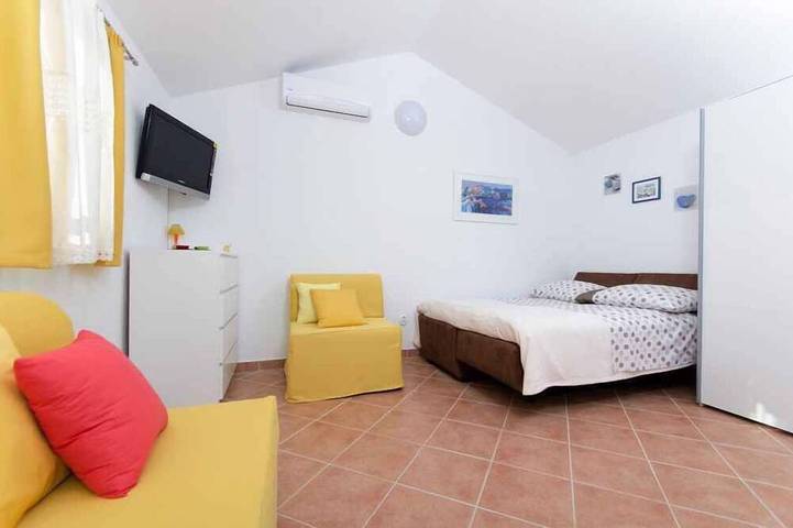 Ferienwohnung für 3 Personen, mit Garten in Makarska - 2