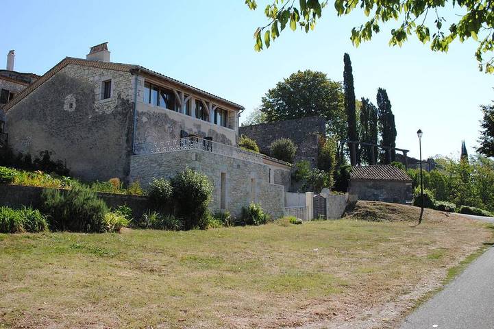 Location de vacances pour 8 personnes, avec Balcon à Thénac