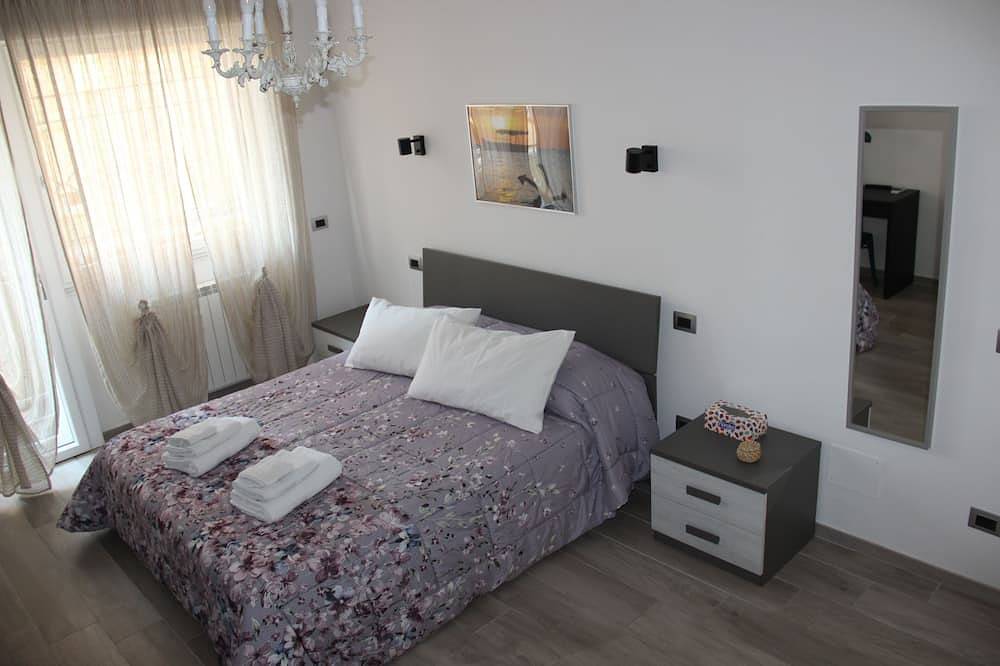 Ganze Wohnung, Ostia, apartment 50 mt from the beach, finished and quiet-sea view in Ostia, Rom