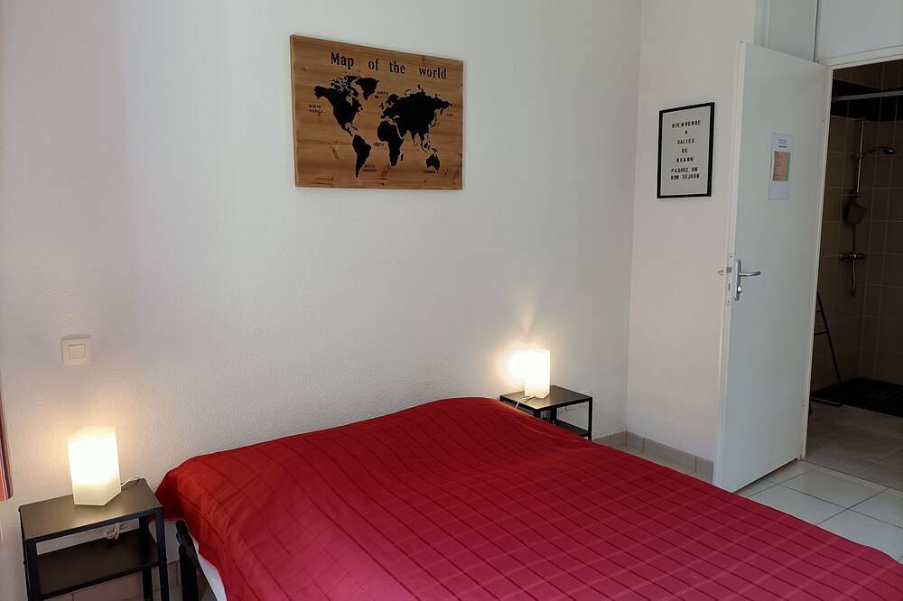 Entire apartment, T2 Jardinet Pmr Avec Dans Résidence Avec Piscine - D71 in Salies-de-Béarn, Béarn