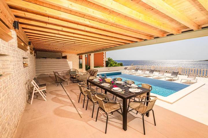 Villa pour 9 personnes, avec piscine ainsi que terrasse et vue, animaux acceptés à Sevid - 3
