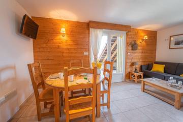 Gîte pour 6 Personnes dans Aumont-Aubrac, L'Aubrac, Photo 2