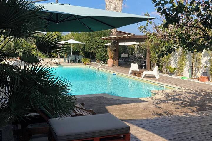 Ferienhaus für 8 Personen, mit Whirlpool und Terrasse sowie Garten