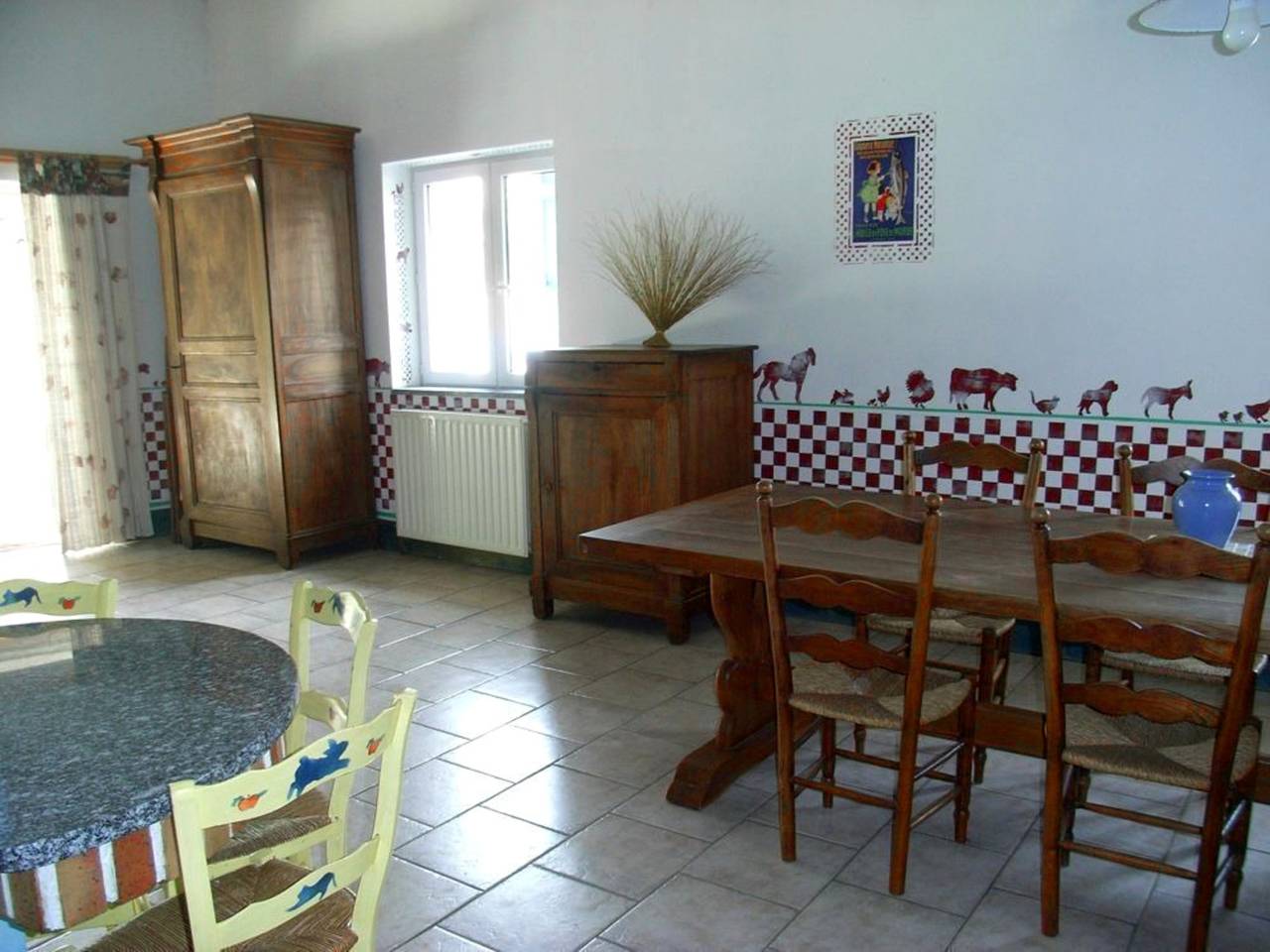 Gîte Charentais avec Piscine Chauffée, Jardin, Equip. Bébé et Recharge Électrique - Proche Périgord in Charras (homonymie), Charente