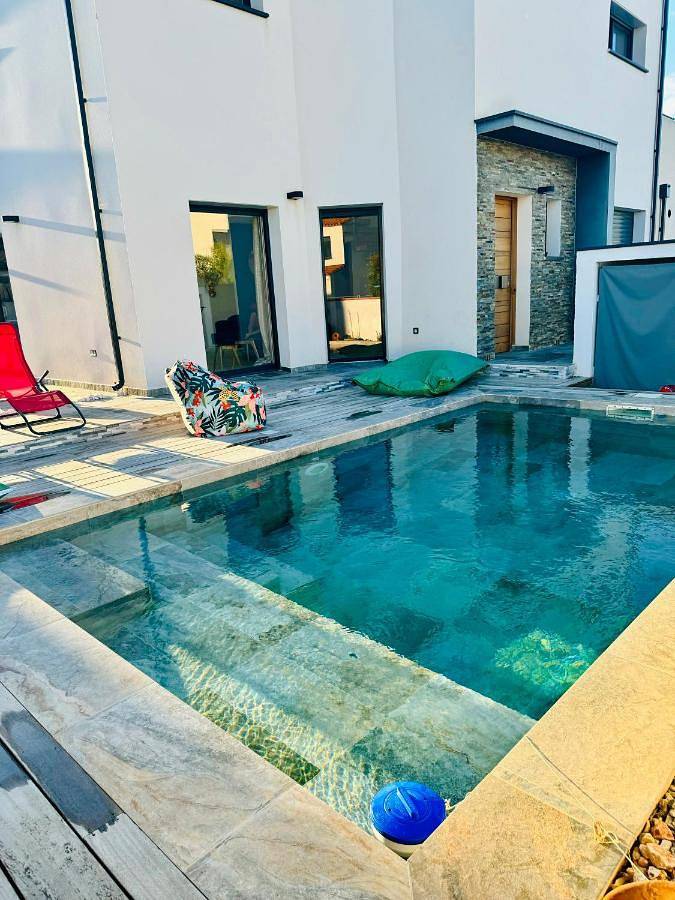 Maison de vacances pour 8 personnes, avec Jacuzzi et Terrasse ainsi que Jardin et Piscine à Saleilles