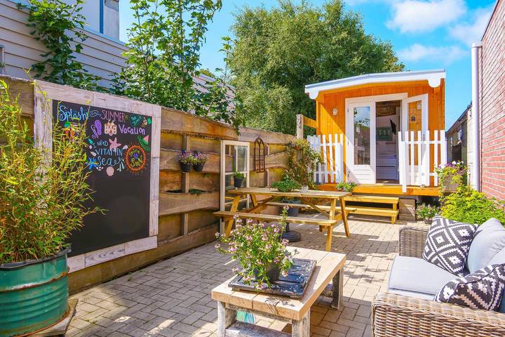 Chalet voor 2 personen, met balkon/terras en terras in Noord-Holland