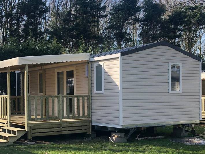 Flower Camping Le Rompval - Mobilheim 6 personen - Komfort 33m² mit überdachter Terrasse 3 Zimmer +Tv in Bois de Cise, Mers-les-Bains