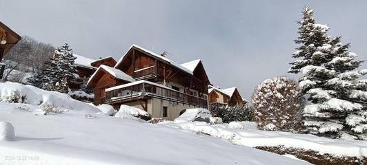Maison de campagne pour 10 personnes, avec jardin et vue à Puy-Saint-Pierre