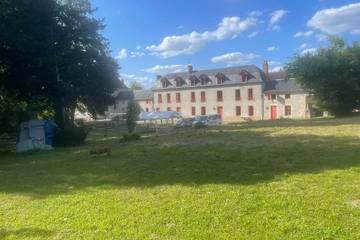 Château pour 25 personnes, animaux acceptés dans Nièvre