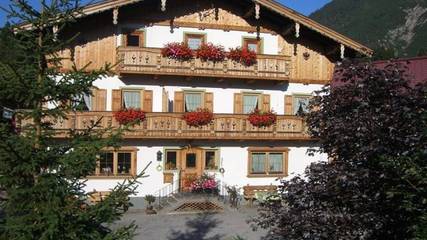 Ferienwohnung für 4 Personen in Berwang, Außerfern, Bild 2