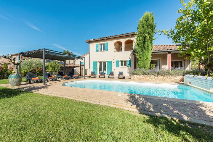 Gîte pour 8 personnes, avec piscine