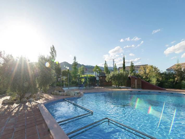 Casa de vacaciones para 4 personas, con terraza además de piscina y jardín, Se admiten mascotas en Sierra de Cazorla - 2