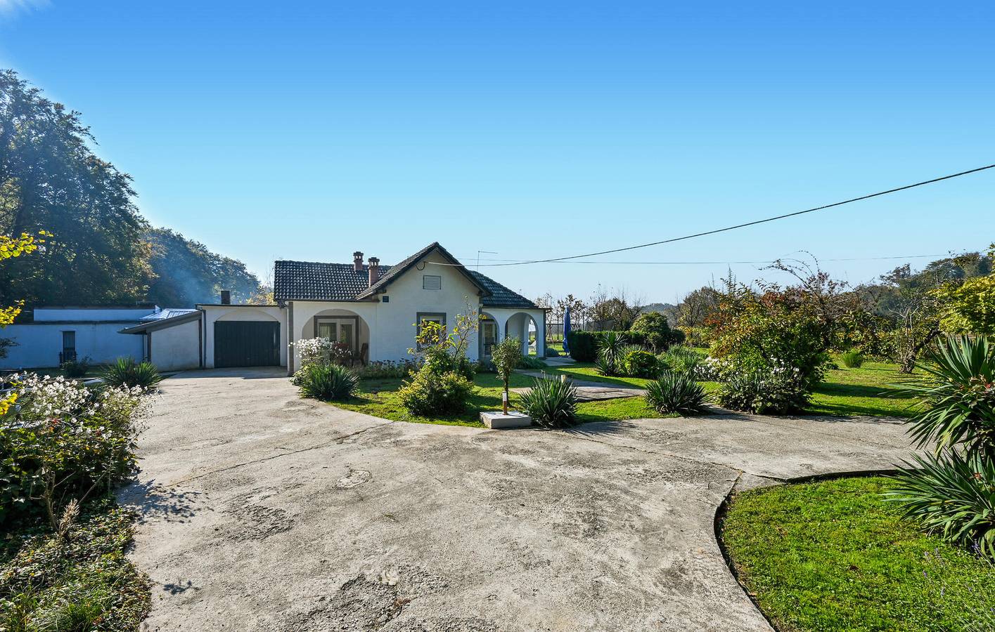 Charmante 100 m² große Wohnung mit Pool, WLAN und Parkplatz in Ivanska, Bjelovar-Bilogora