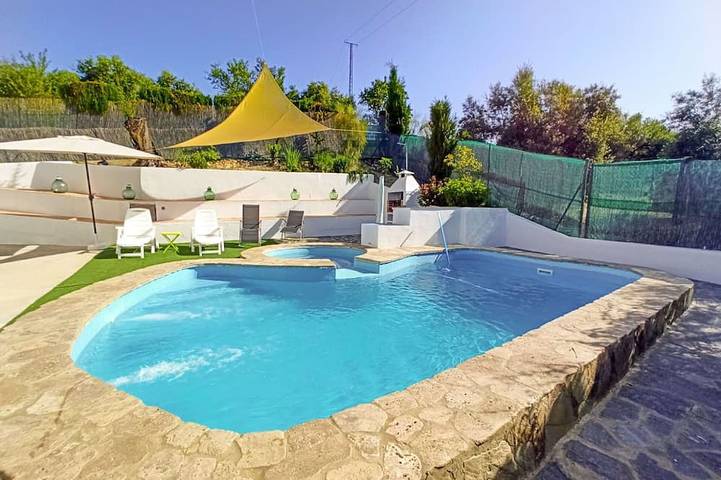 Villa for 4 people, with hot tub and garden - 1