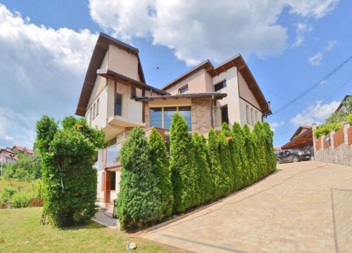 Villa für 12 Personen, mit Balkon und Garten - 1