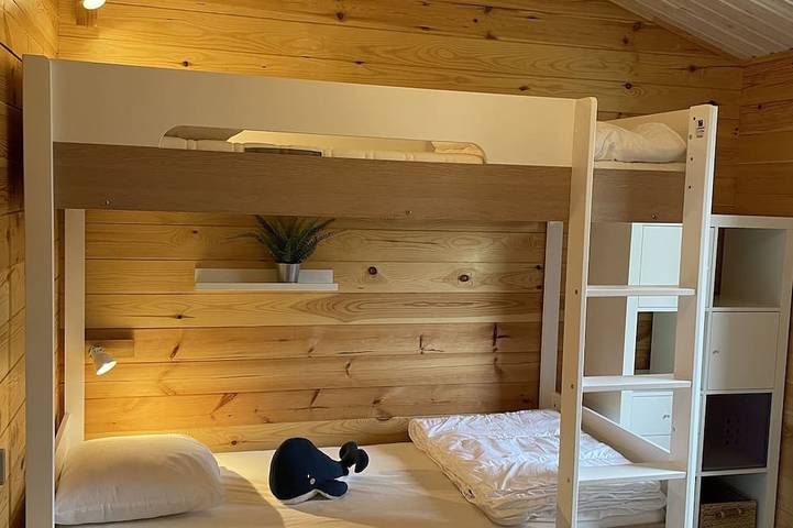 Small wooden house on the edge of the forest in Hourtin, Lesparre-Médoc region