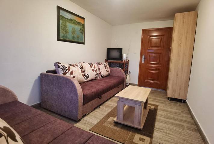 Location de vacances pour 4 personnes, avec vue ainsi que terrasse et piscine, animaux acceptés à Novi Sad - 4