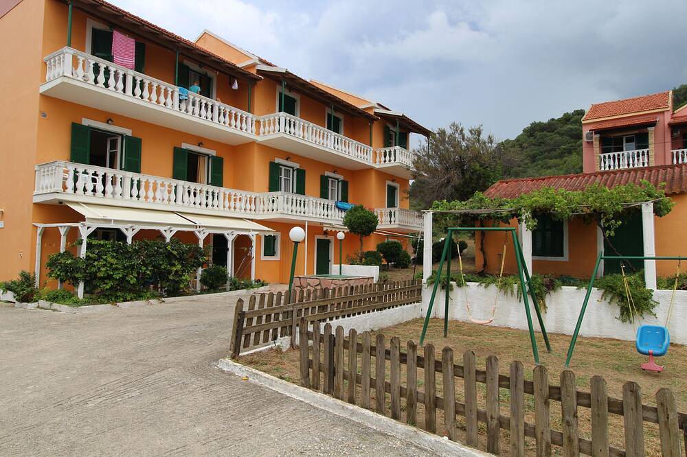 Entire apartment, House Dimitra Apartment 6 Agios Georgios Pagonis in Agios Georgios, Corfu