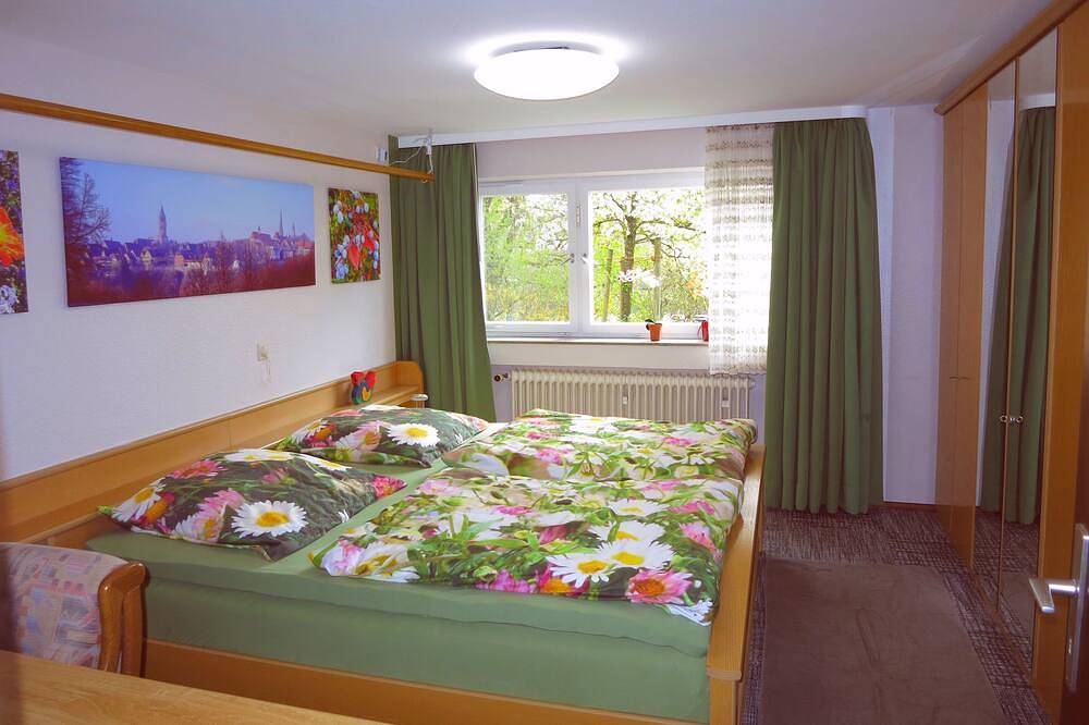 Ganze Wohnung, Sonnige 4-Sterne-Ferienwohnung vor historischer Stadt (2000 Jahre) in Rottweil, Mittlerer Schwarzwald