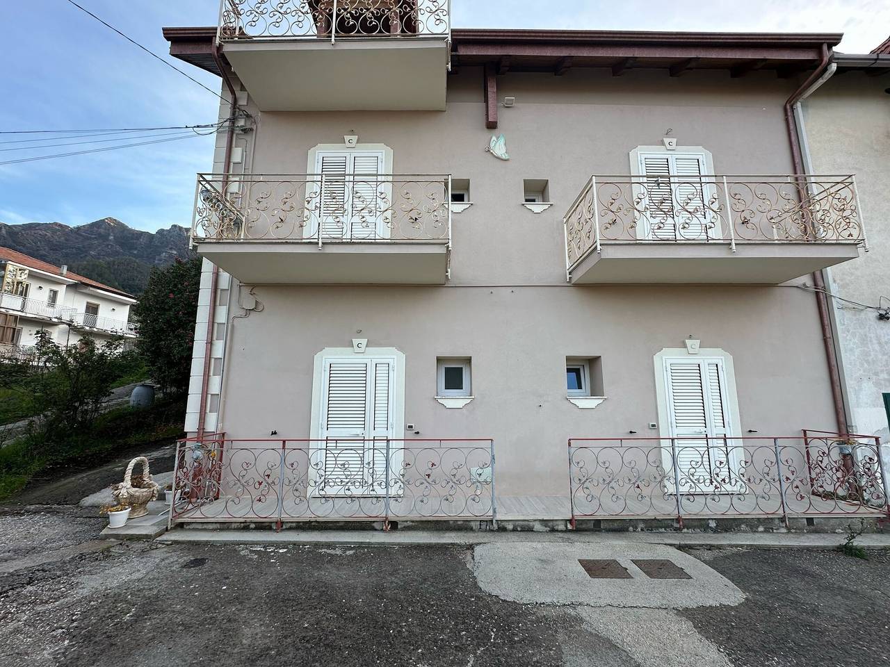 Camera 'Camera Amalfi Con Vista Montagna' con Vista Montagna, Wi-Fi e Aria Condizionata in Pimonte, Monti Lattari