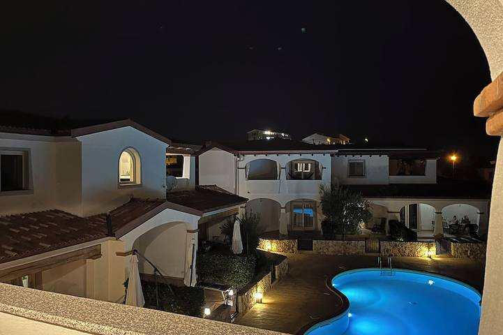 Ferienwohnung für 6 Personen, mit Balkon und Garten sowie Pool