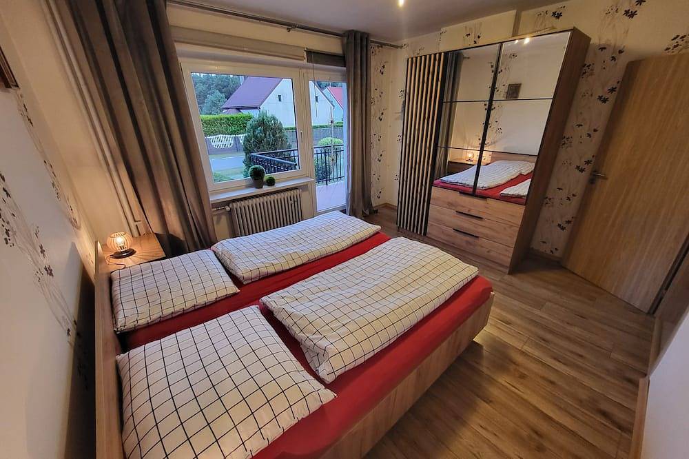 Ferienhaus am Waldrand in der Nähe eines Badesees in Dylocken, Oppeln und Umgebung