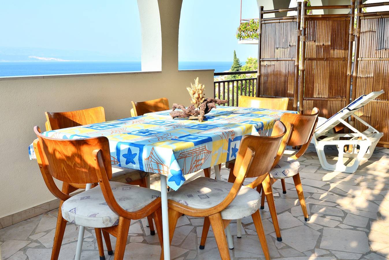 Ganze Wohnung, 2-Zimmer-Ferienwohnung am Strand Pisak, Omis A-658-b in Pisak, Omis-Riviera