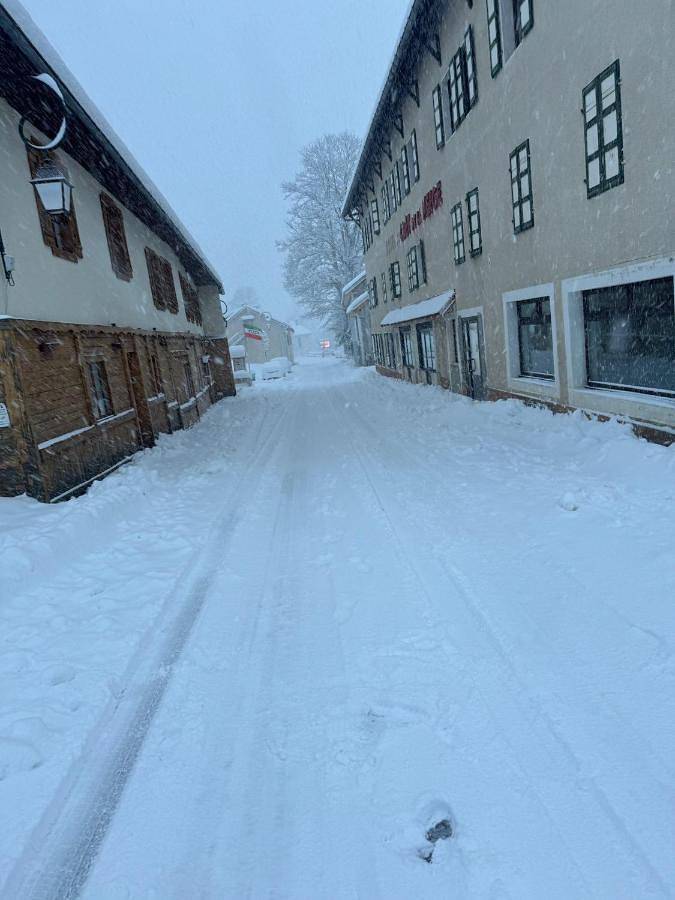 Gîte pour 7 personnes, avec piscine ainsi que terrasse et vue, animaux acceptés dans Lélex - Crozet - 3