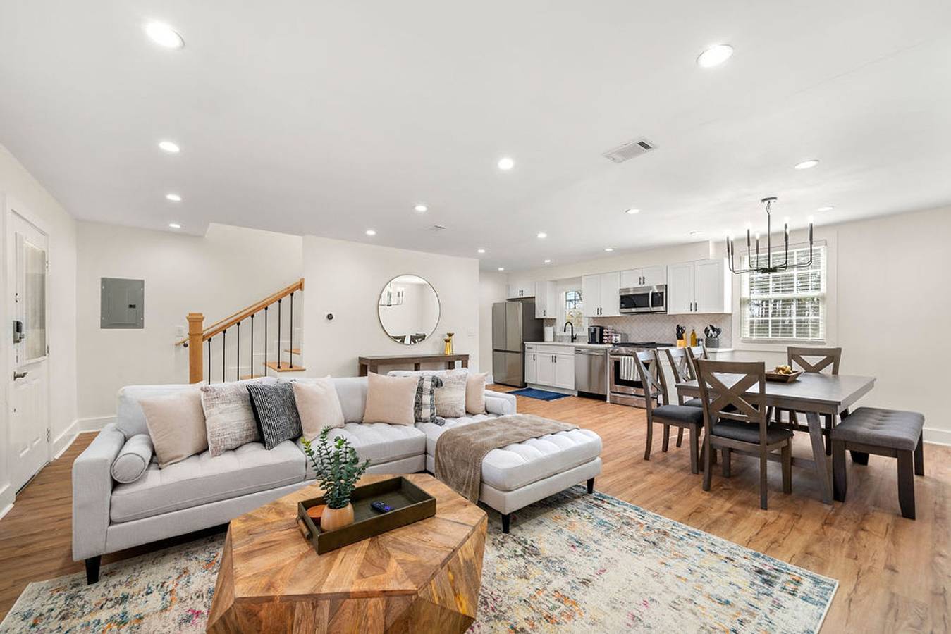 Beautifully Modern Cottage in Historic Norcross in Norcross, Condado de Gwinnett