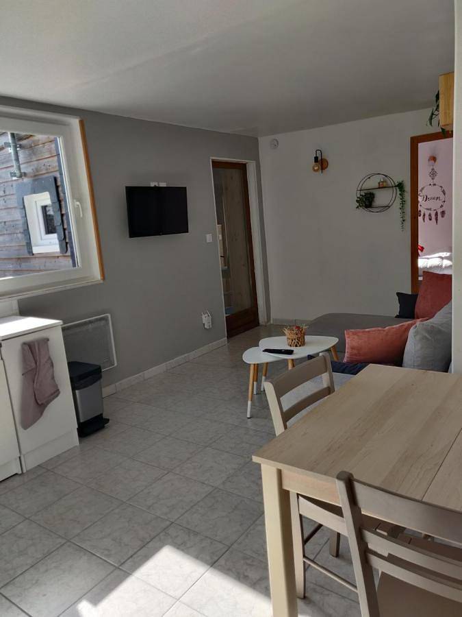 Three-Bedroom House in Genneville, Région de Lisieux