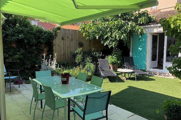 Location de vacances pour 6 personnes, avec jardin dans Casino De Saint Trojan Les Bains