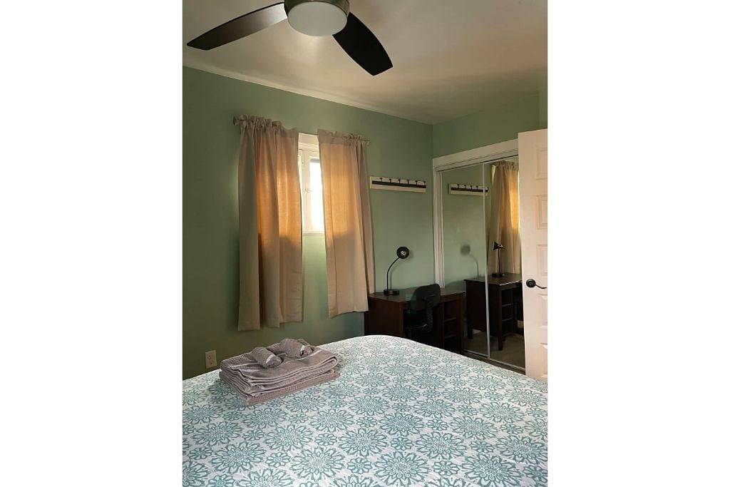 Ganze Wohnung, Uptown Minneapolis - Wedge Neighborhood Apt 3 in Lowry Hill East, Minneapolis