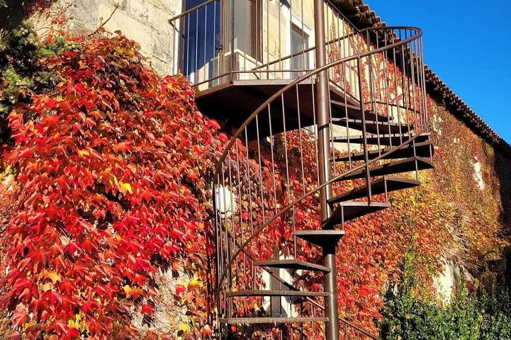 Gîte pour 5 personnes, avec piscine ainsi que balcon et jardin dans Albaron