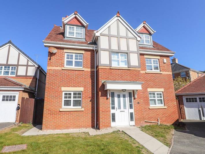 Holiday rental for 10 people, with garden and hot tub, with pets in Colwyn Bay