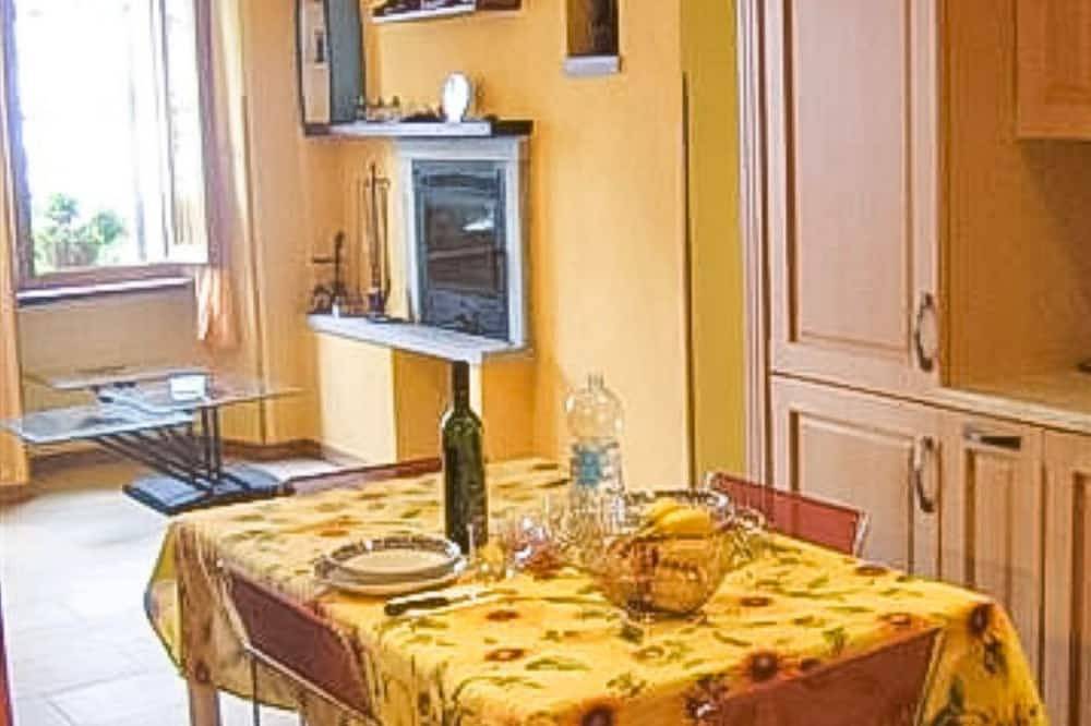 Ganze Wohnung, Gemütliche 1-Zimmer-Wohnung mit Terrasse, Gärtchen und Traumseesicht in Cannero Riviera, Lago Maggiore (Piemont)