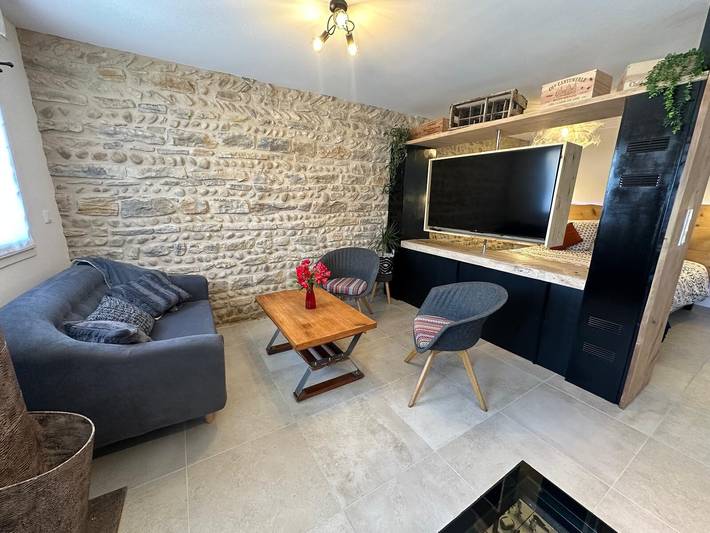 Ganzes Studio, Studio Gîte L'Ain Cognito in Viriat – 43 m², Whirlpool, ausgestattete Küche in Viriat, Bourg-en-Bresse und Umgebung