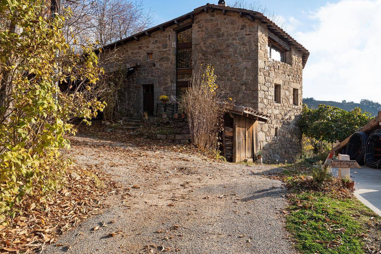 Casa de vacaciones "Gîte De Chapelèche Châtaigniers 7 P" con terraza privada y Wi-Fi in Gluiras, Parc naturel régional des Monts d'Ardèche