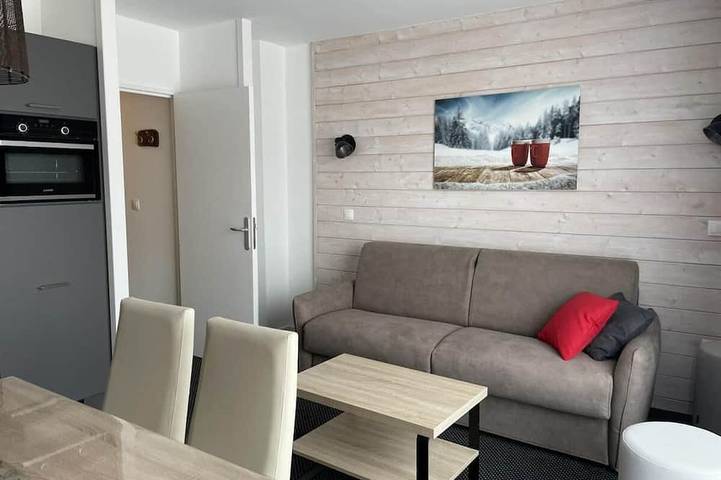 Ganze Wohnung, Bis 150m skipiste, 2te Etage, blick berg, schwimmbad, terrasse, fernseher, schließfach für die skier in Gourette, Eaux-Bonnes