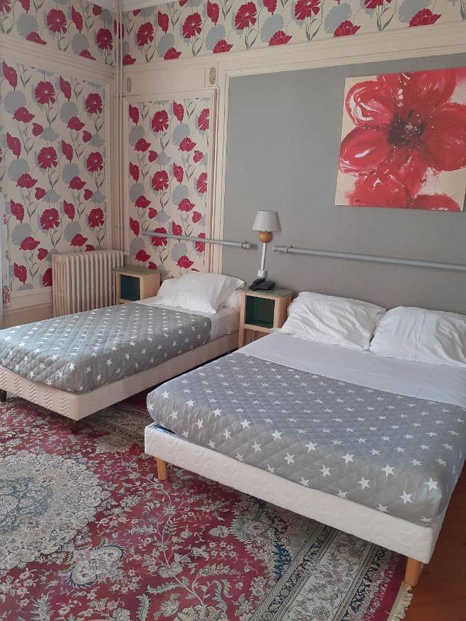 Hôtel pour 3 personnes, avec vue sur le lac ainsi que terrasse et jardin, animaux acceptés à Saint-Aubin-lès-Elbeuf - 2