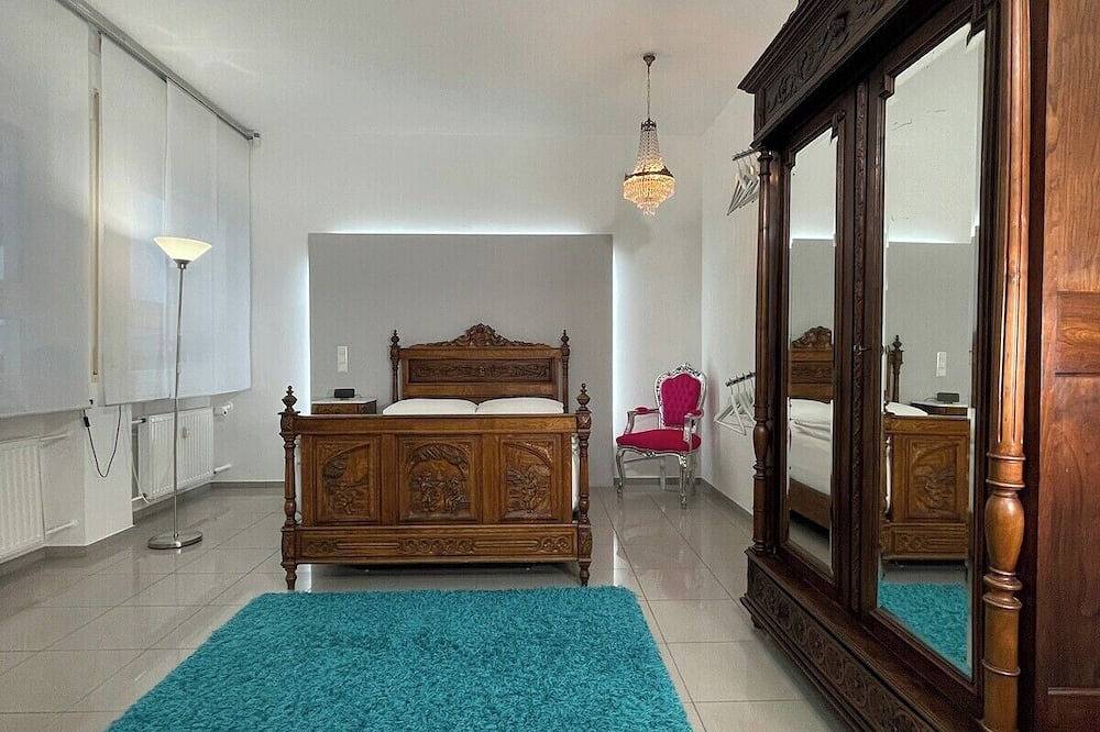 Ganze Wohnung, Stylish 2 room Loft City Center Ground Floor in Ulm, Schwaben
