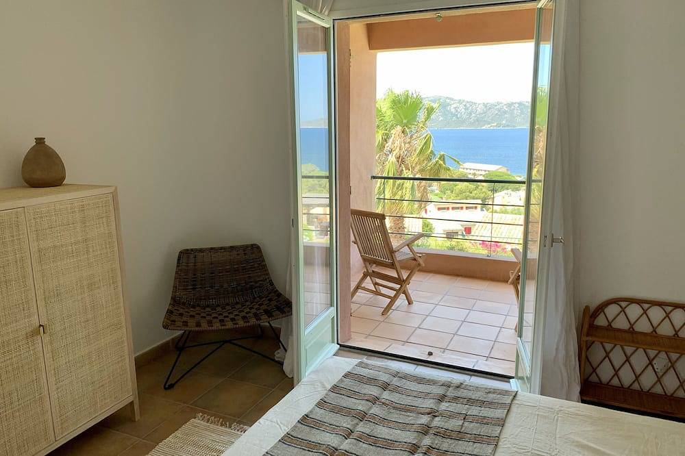 Charming house with splendid view of the bay and private swimming pool in Saint-Florent, Region de Calvi