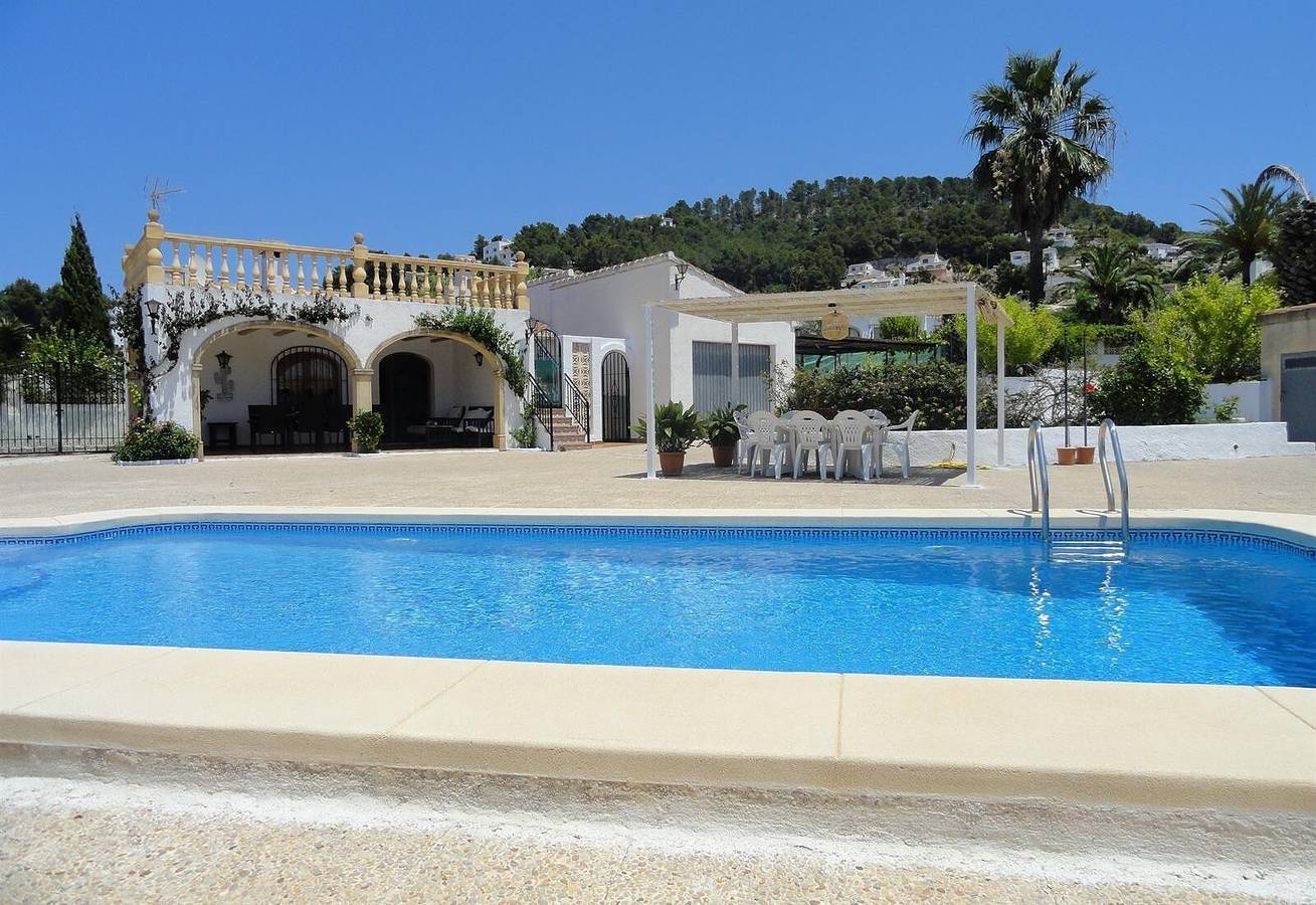 Villa 'Jávea Rafalet' con vistas a la montaña, Wi-Fi y aire acondicionado in El Rafalet, Jávea