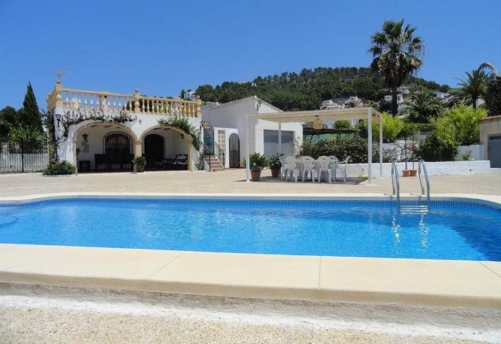 Villa 'Jávea Rafalet' with Mountain Views, Wi-Fi, and Air Conditioning in El Rafalet, Jávea