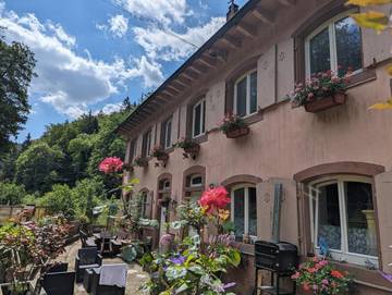 Gîte pour 6 personnes, avec jardin et vue, animaux acceptés à Niederbronn-les-Bains