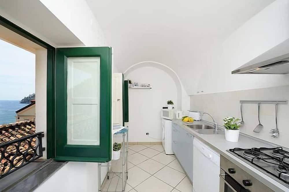 Entire apartment, Ciliegia by Amalfivacation.it - Sea View, Few Steps from the Beach in Minori, Amalfi Coast