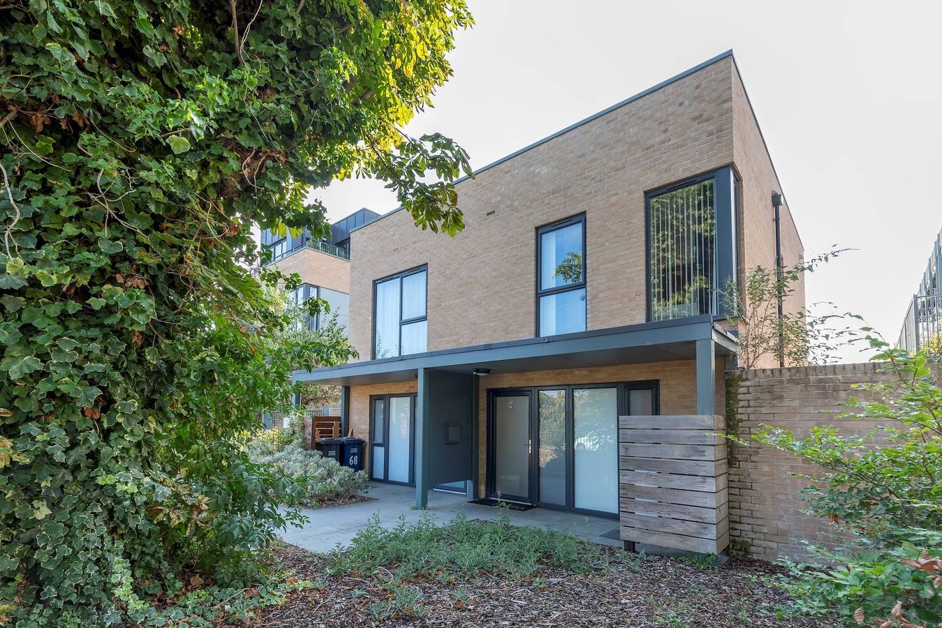 Stylish Townhouse in City Centre with Free Parking - Pass the Keys in Coleridge Ward, Cambridge