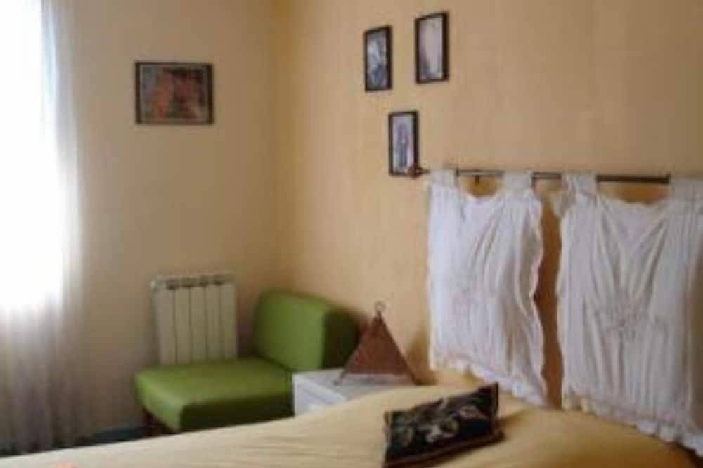 Houses / villas - 6 rooms - 8/10 persons in La Tour-d'Aigues, Parc naturel régional du Luberon