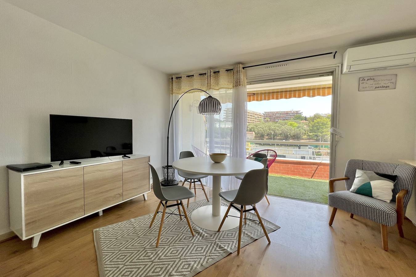 Ganzes Studio, Studio für 2 Personen mit Balkon in Le Cannet, Mittelmeerküste (Frankreich)